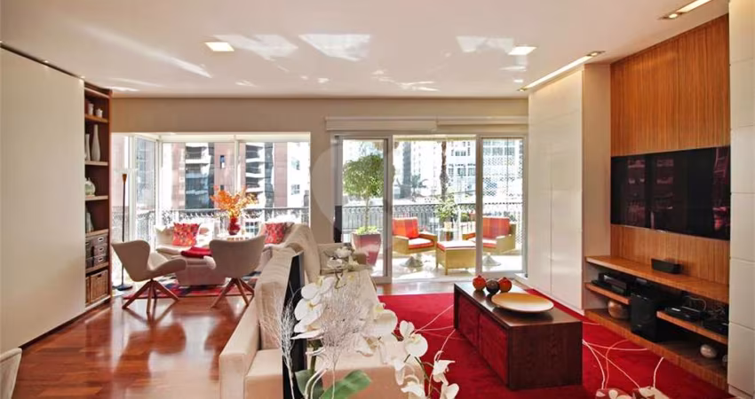 Apartamento a venda Jardim América 2 suítes, 3 vagas, sacada, varanda.
