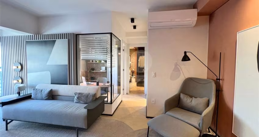 Apartamento novo, todo decorado, a venda em Moema, com sala ampliada, 2 quartos (1 suíte) e 1 vaga