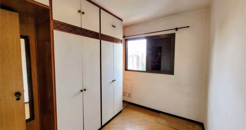 Apartamento com 2 quartos, 1 vaga demarcada, deposito a 450m do metrô Estação Praça da Arvore