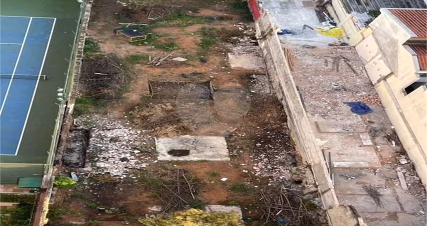 Terreno em Perdizes com 215 m²