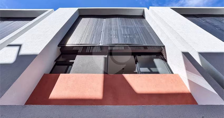 Townhouse em condomínio fechado  na Vila Madalena recém entregue 225m2 4 pavimentos 3 dormitórios 1 suíte 2 vagas