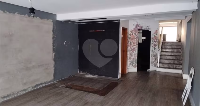 Excelente Imóvel Comercial e Residencial, na Vila Mariana, com localização incrível e espaçoso.