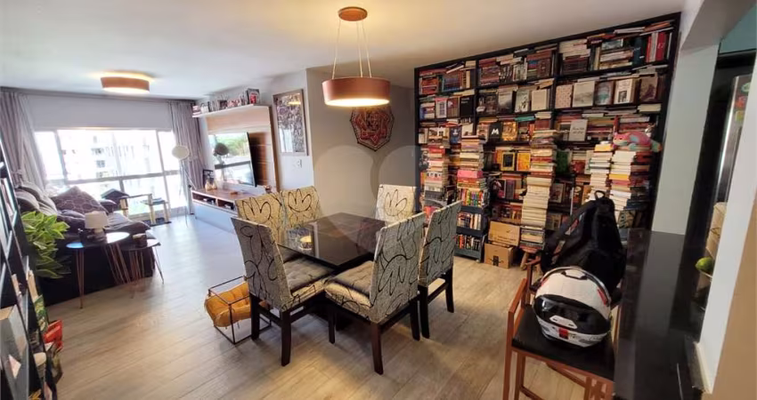Apartamento em Pinheiros 103m², todo reformado 1 vaga de garagem.