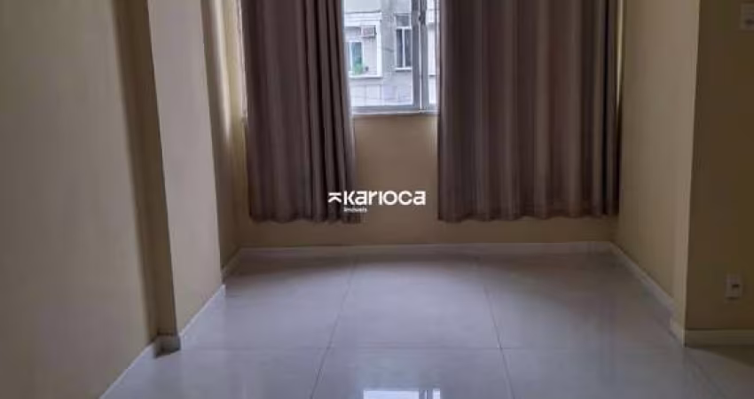 Lindo apartamento localizado em Copacabana em uma das principais vias do bairro, com 40m²
