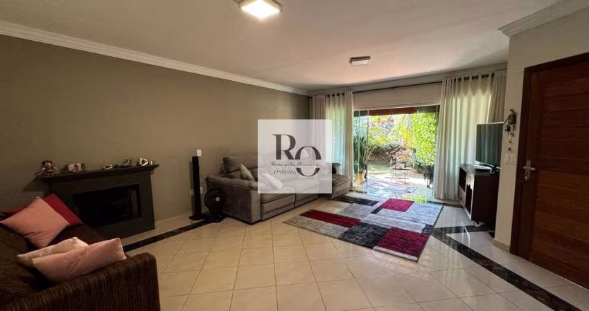 Casa com 4 dormitórios (2 suítes) com 330 metros construídos