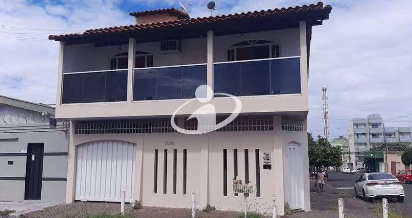 Casa com 4 quartos para alugar no Brasil, Uberlândia 