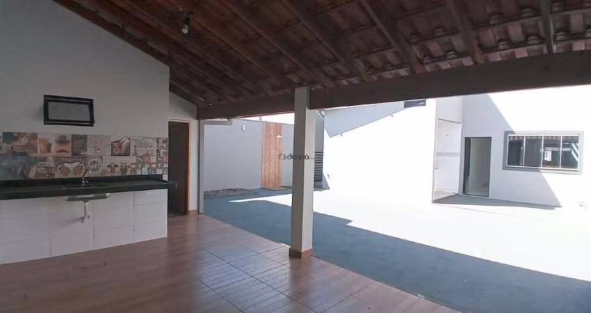 Casa 3 dormitórios com suíte no Nenê Gomes