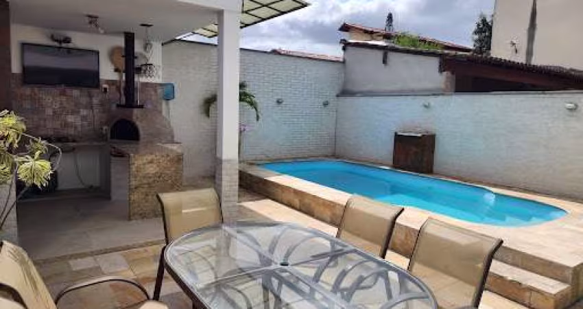 Casa com 3 quartos à venda, 225 m² por R$ 800.000 - Itaipu - Niterói/RJ