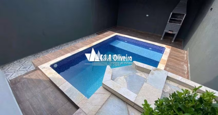 Casa com piscina na cidade de Mongaguá