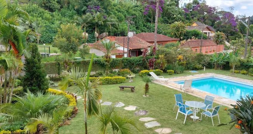 Casa para Venda em Teresópolis, Comary, 4 dormitórios, 2 suítes, 3 banheiros, 2 vagas