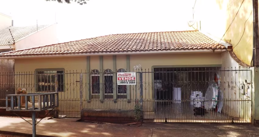 VENDE-SE 2 CASAS NO TERRENO COMERCIAL. JD. ALVORADA