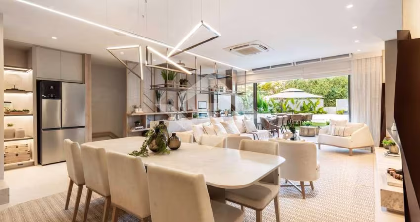Casa Triplex de 3 Suítes com 321,60 m² para Venda no Parque das Rosas Barra
