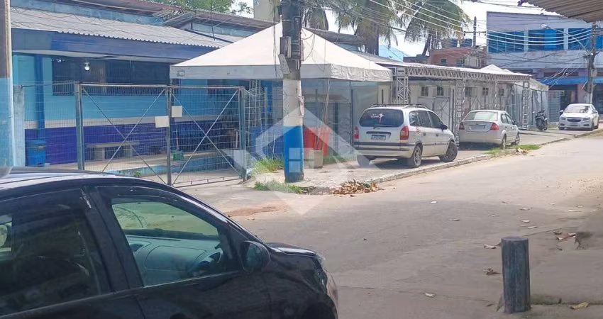 Casa com Comercio e garagem