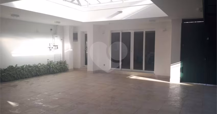 Casa de vila com 4 quartos à venda ou para locação em Jardim Luzitânia - SP