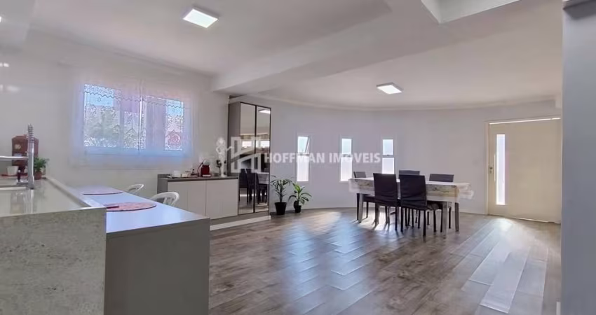 CASA PARA ALUGAR COM 3 QUARTOS, 8 VAGAS DE GARAGEM, PISCINA, CHURRASQUEIRA 230M² DE ÁREA CONSTRUÍDA