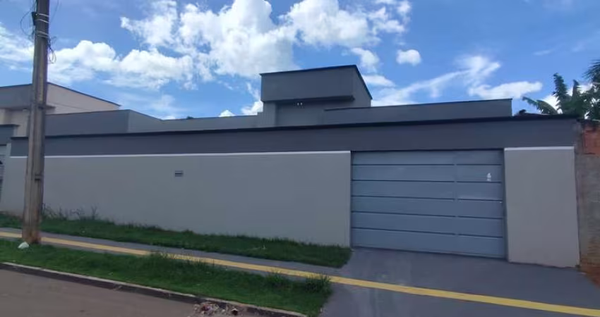 Casa com 3 quartos e piscina 