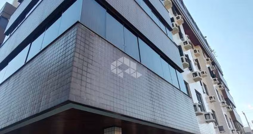 Apartamento todo reformado e decorado com muito bom gosto de 115,35m².