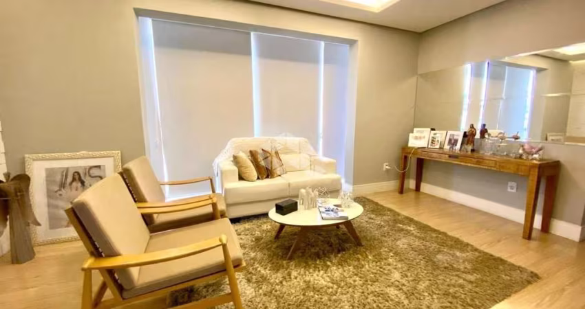 Cobertura reformada e decorada por arquiteto,  com 2 dormitórios, 2 vagas a venda no bairro  Jardim Lindóia.