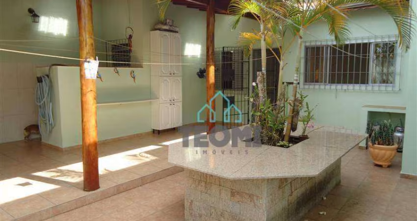 Casa com 4 dormitórios sendo 2 suítes à venda, 239 m² por R$ 1.000.000 - Jardim Santa Clara - Taubaté/SP