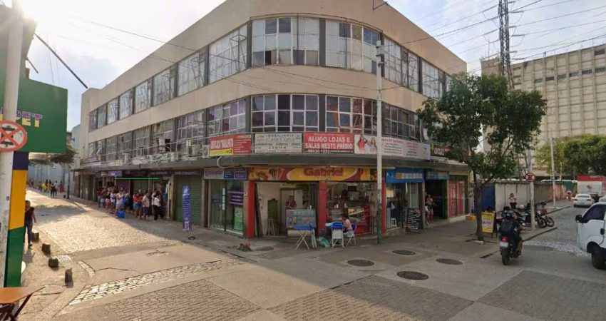 Casa comercial com 8 salas para alugar no Centro