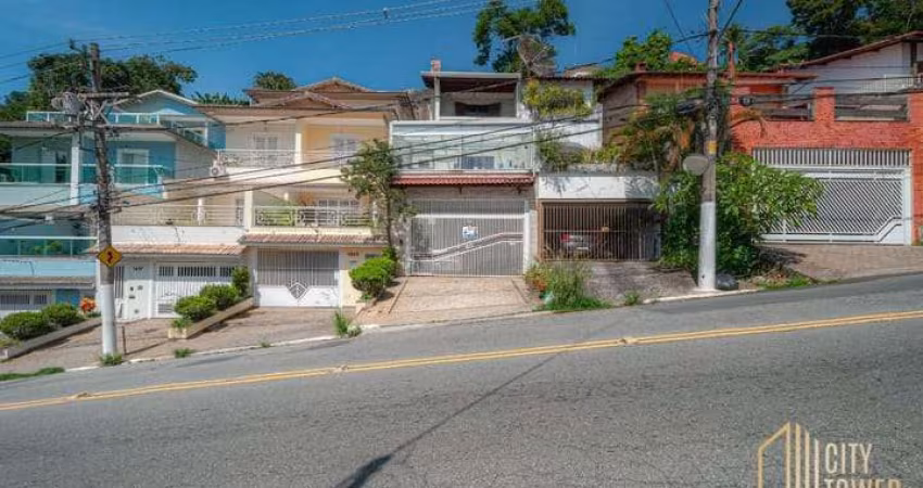 Sobrado para venda com 4 quartos, sendo 2 suítes, 236m²