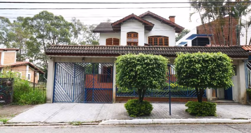 Sobrado para venda com 5 quartos, sendo 3 suítes, 400m²