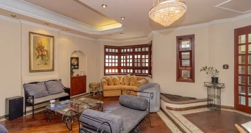 Casa tipo para venda com 4 quartos, sendo 2 suítes, 232m²