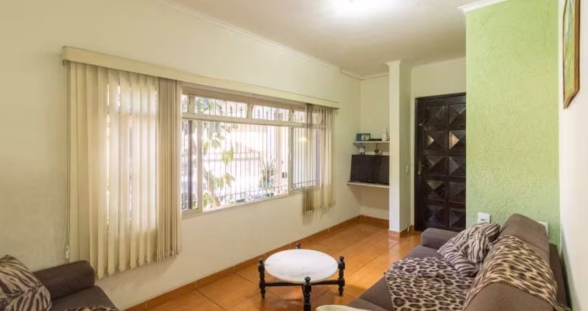 Casa tipo para venda com 4 quartos, sendo 1 suíte, 150m²