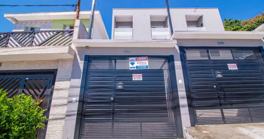 Sobrado para venda com 2 quartos, sendo 2 suítes, 84m²