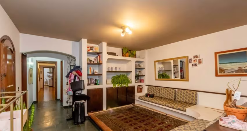 Apartamento tipo para venda com 4 quartos, sendo 1 suíte, 215m²