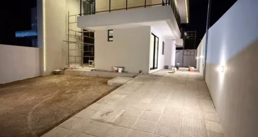 Triplex em Carapibus com 3 suítes  Jacumã-Conde-PB