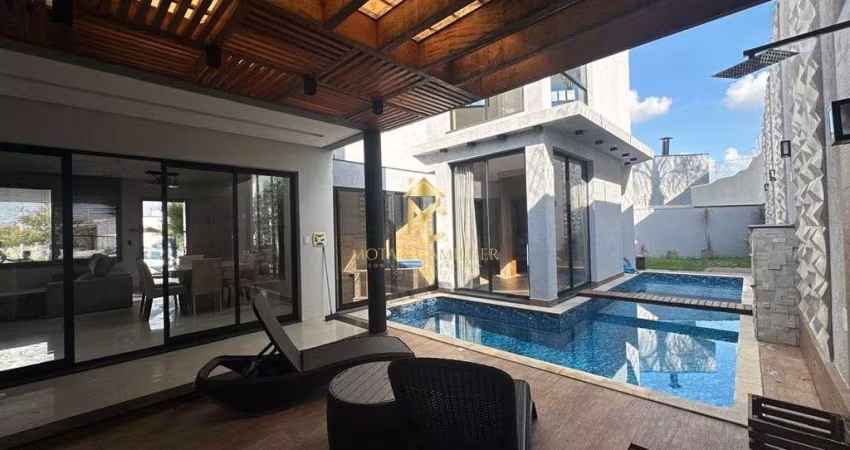 Casa com piscina disponível para venda e locação em condomínio em Taubaté.
