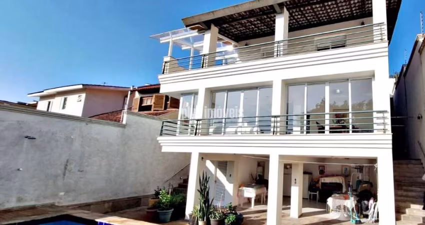 CASA NA VILA INAH - 380,0M²AC E 420,0M² ÁREA DE TERRENO,  3 SUÍTES, 5 VAGAS, PISCINA E CHURRASQUEIRA