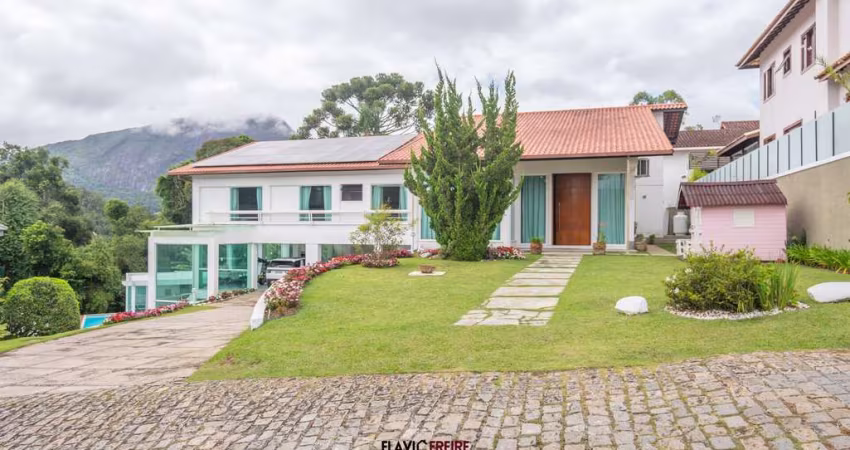 Condomínio Recanto das Flores - Casa Alto Padrão à venda no centro de Teresópolis