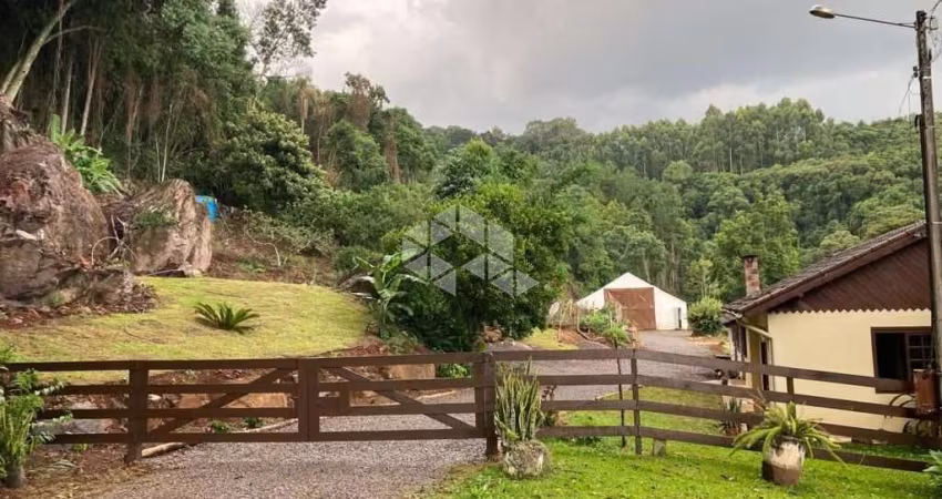 chácara com vista e richo na Serra Gaúcha