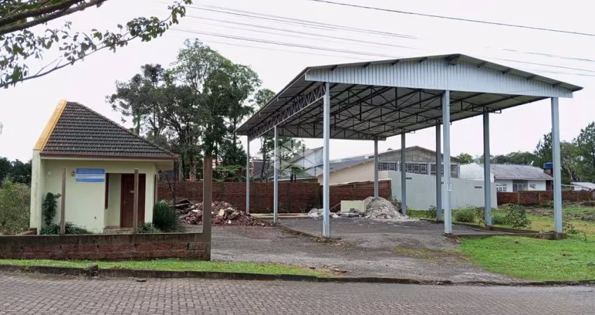 Terreno de 790m² com pavilhão