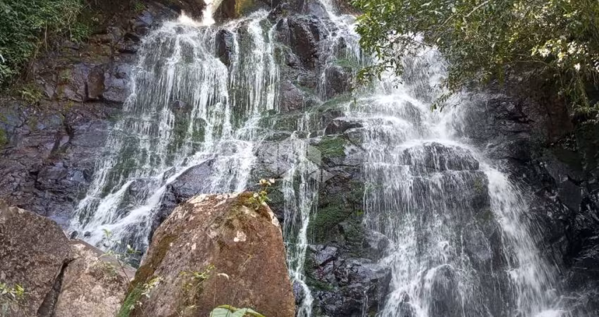 Bela chácara na Serra
