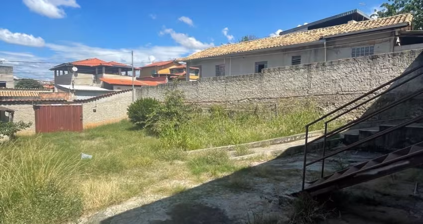 Ótimo *lote residencial* com *360 m², localizado em **São Cosme , Santa Luzia/MG, em uma **rua asfaltada* e com *infraestrutura  Completa*: