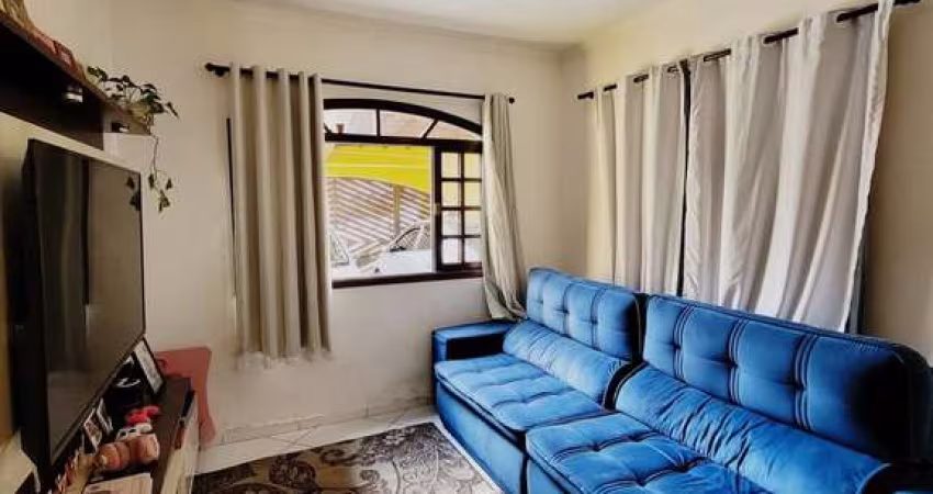 Vende-se Sobrado Amplo com 3 Quartos e Edícula - Rua África, Parque Monte Alegre, Taboão da Serra