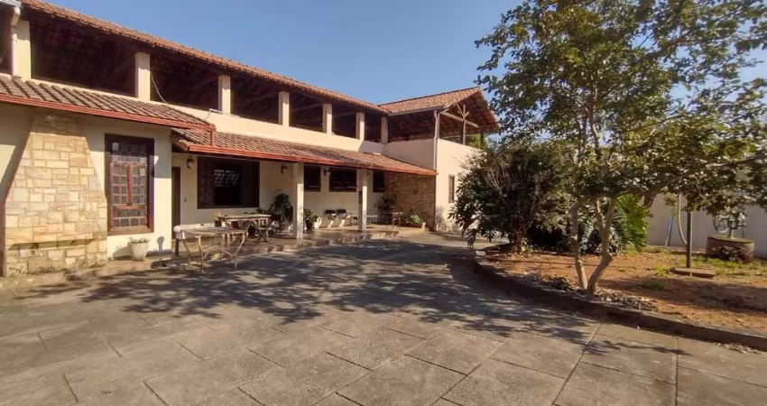 Casa com 3 quartos à venda na Rua Maria Regina de Jesus, 748, Céu Azul, Belo Horizonte