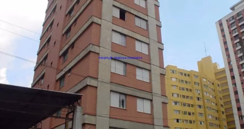 Apartamento Studio 34m², 01 dormitório, 01 banheiro e 01 vaga de garagem.  Condomínio com portaria e segurança .  Excelente localização