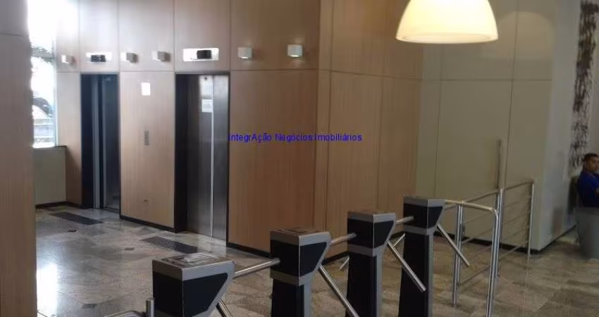 Conjunto Comercial 27,45m², 01 banheiro e 01 vaga na garagem.   Condomínio com recepção e segurança.  Excelente localização,