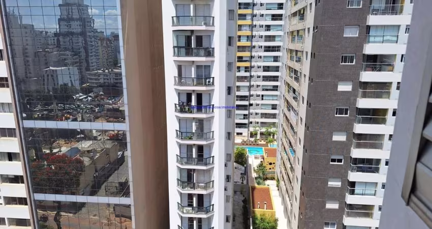 Apartamento Studio 25m², 01 dormitório, 01 banheiro e 01 vaga de garagem.  Condomínio com portaria 24hrs, piscina, e academia.  Excelente localização