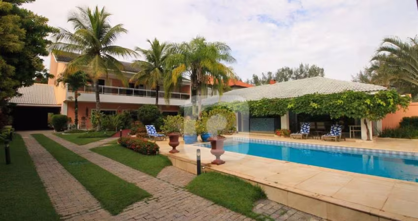Casa de Condomínio 4 quartos, sendo 4 suítes