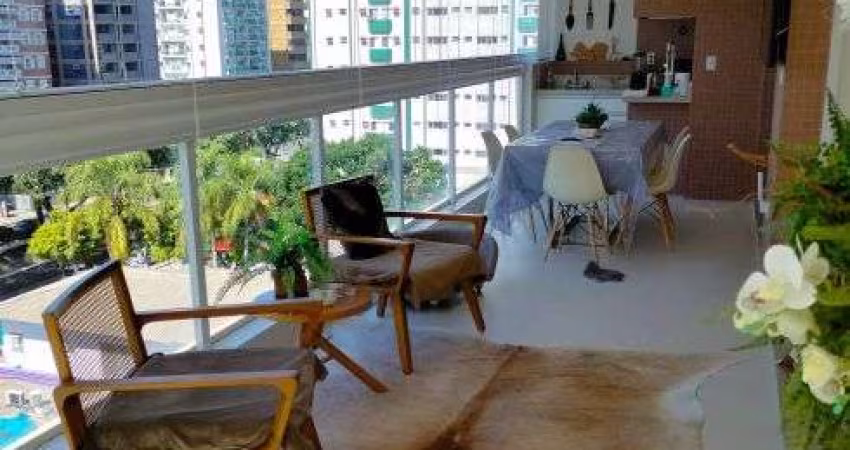 Apartamento alto padrão, inteiramente decorado e mobiliado !