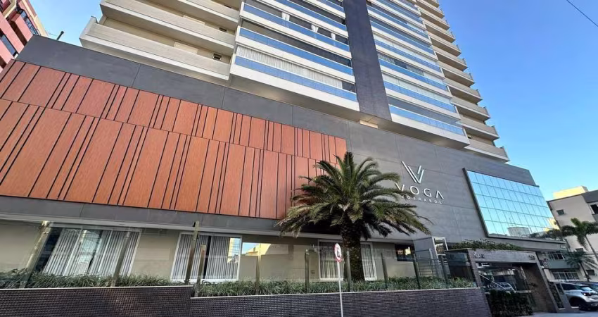 Apartamento 3 Suítes, 2 Vagas, 140m² Privativos, Andar Alto no Kobrasol