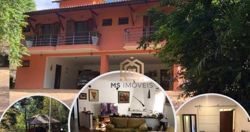 Linda Casa com 3 Suítes, 4 Vagas, Piscina à Venda, 269 m²,em uma excelente localização de Mairiporã!