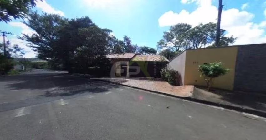 Casa padrão com 3 suítes no Parque Belvedere em São Carlos