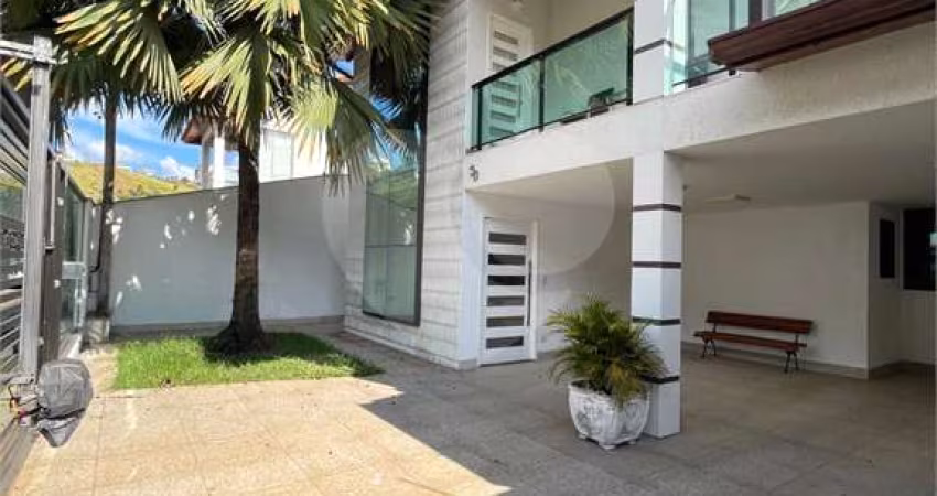 Casa com 4 quartos à venda ou para locação em Jardim Amália - RJ