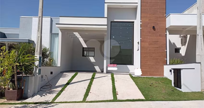Casa térrea com 3 quartos à venda ou para locação em Village Moutonnée - SP